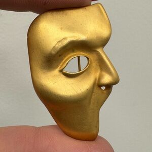 JJ 1988 Phantom of the Opera mask pin brooch